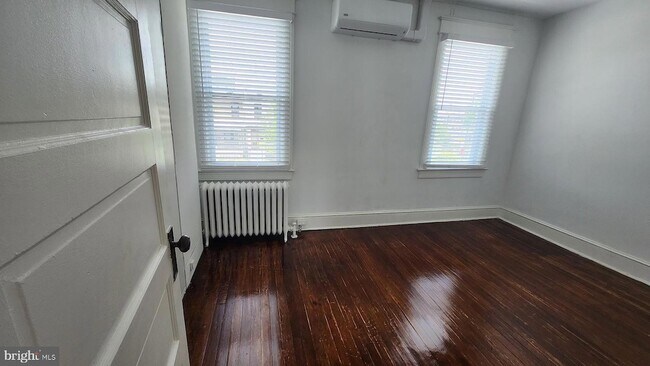 Foto del edificio - 1743 D St SE