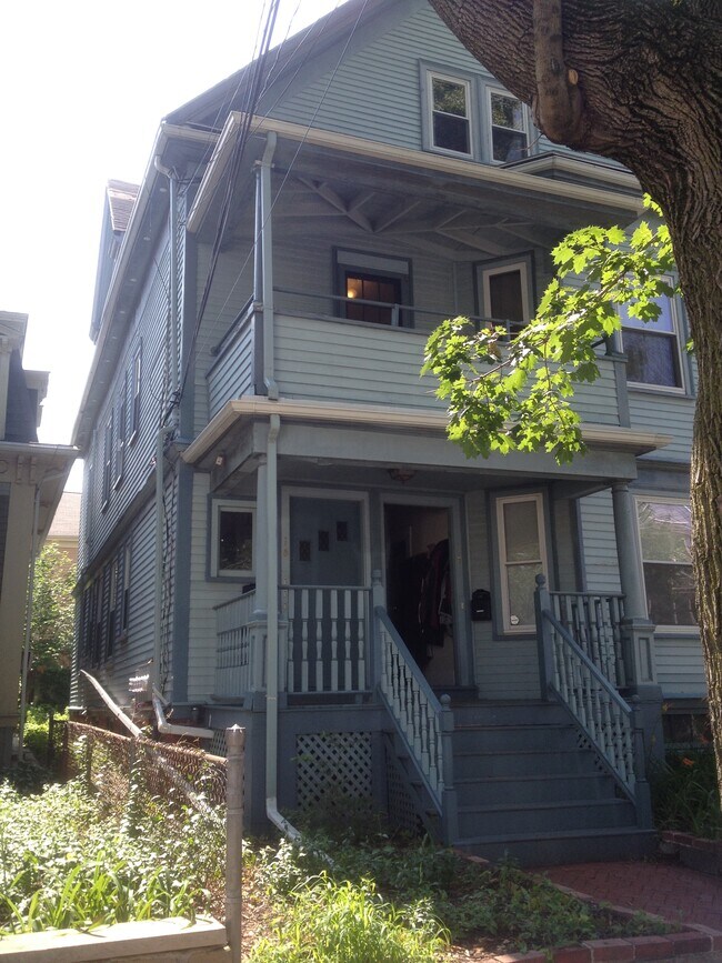 Building Photo - 18 Walden St