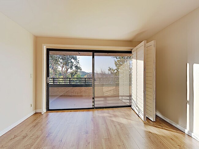 Building Photo - Great 2 bd/1.5 ba for Lease in Monterey Hills