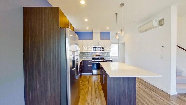 Building Photo - 3638 Courtland Pl S
