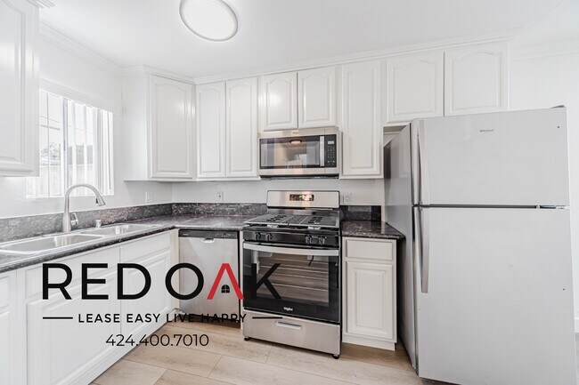 Foto del edificio - 8227 Alhambra Ave