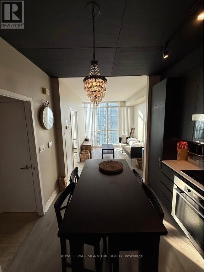 Photo du bâtiment - 15 Iceboat Terr