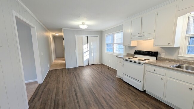 Comida - 904 Clearwater Dr