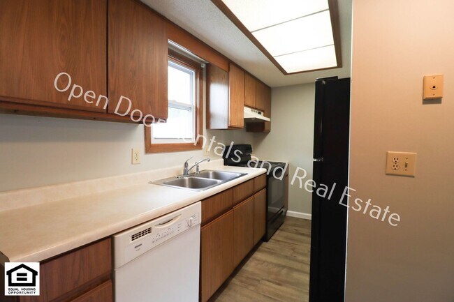 Foto del edificio - 7701-7729  E State Blvd