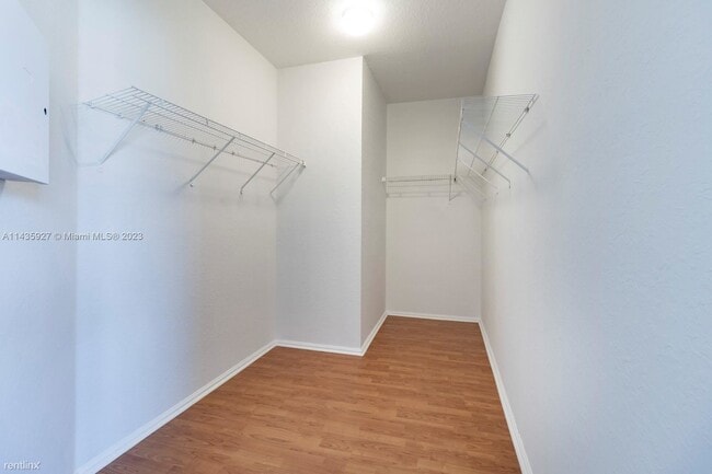 Building Photo - 5 br, 3.5 bath House - 1770 NE 37th Pl