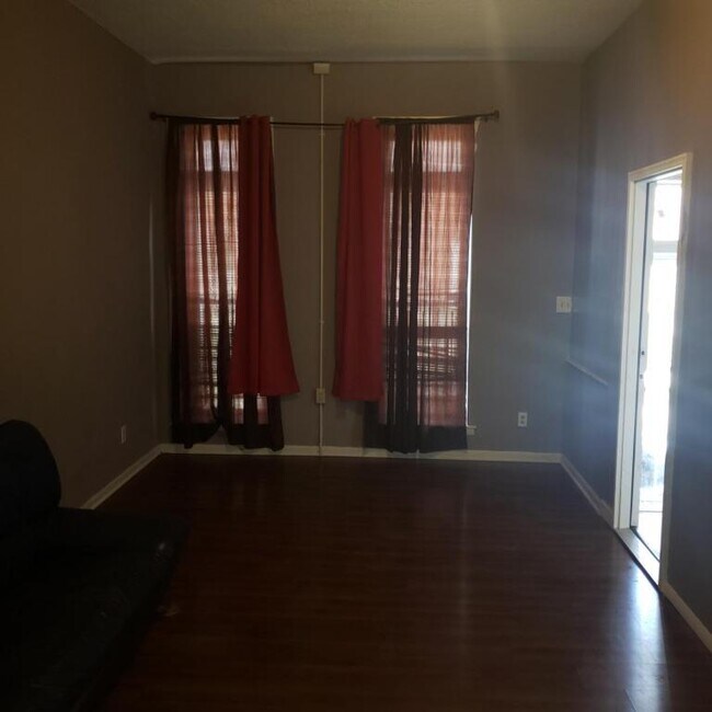 Foto del edificio - 932 N Stricker St