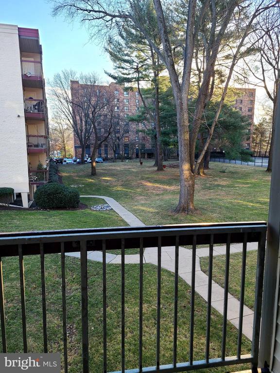 7420W103 Lakeview Dr Unit W103, Potomac, MD 20817 Room for Rent in