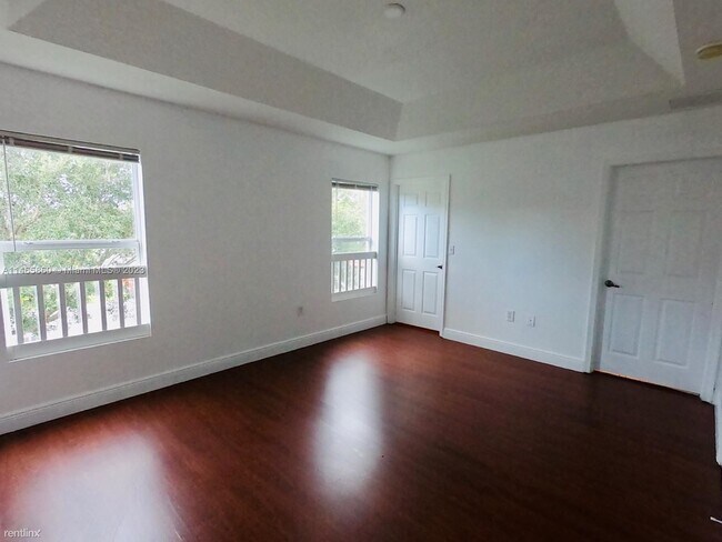 Foto del edificio - 3 br, 2 bath House - 907 SW 15th St 1