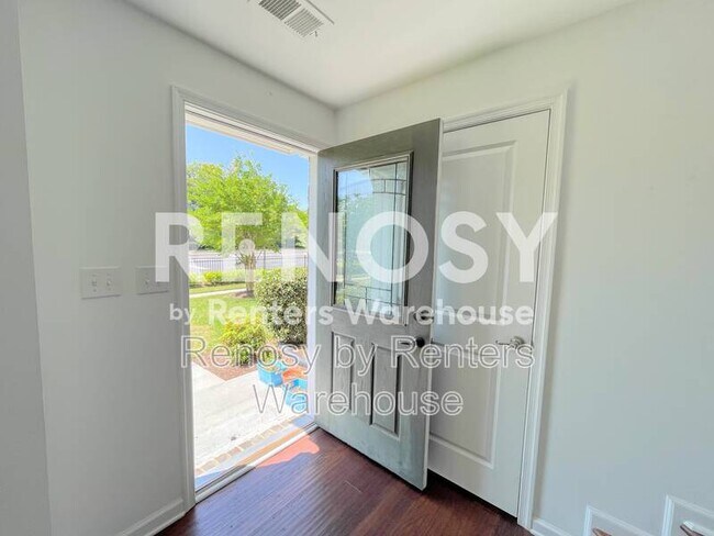 Foto del edificio - 5657 Freewill Ln