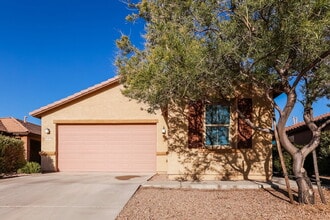 Building Photo - 6269 S Reed Bunting Dr
