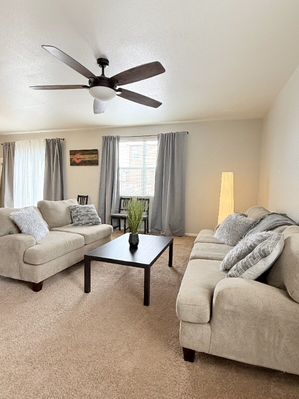 Foto del edificio - 3634 Daylily St