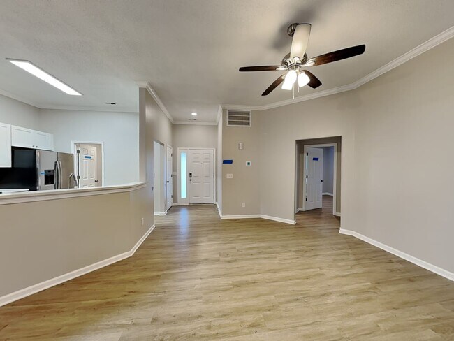 Foto del edificio - 7931 Ebony Rd