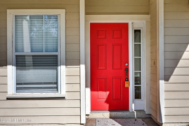 Building Photo - 9205 Redtail Dr