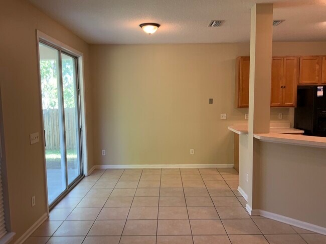 Foto del edificio - 1982 Protection Pt