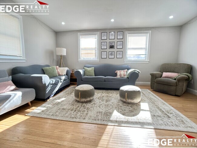 Foto del edificio - 14 Glenmont Rd