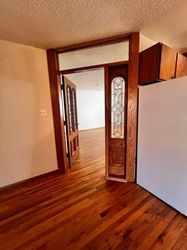 Building Photo - 2085 Royal Dr. Reno, NV 89503 - Charming h...