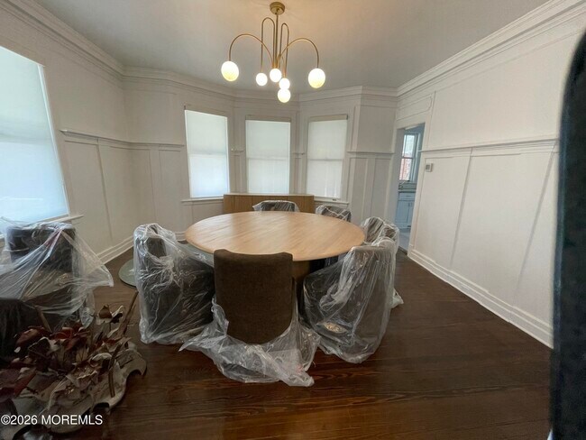 Foto del edificio - 211 Cedar Ave