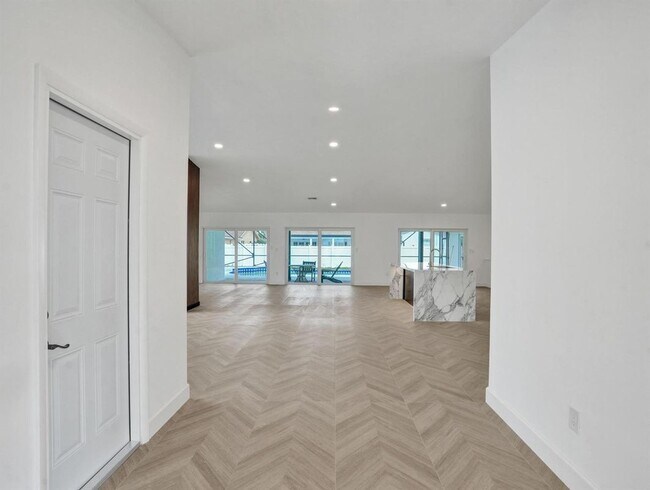 Foto del edificio - 11801 S Island Rd