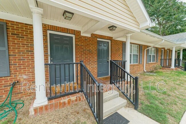 Building Photo - 241 Dixie Dr