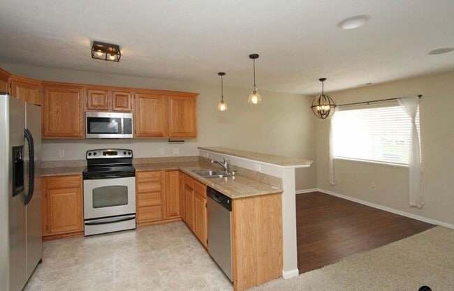 Building Photo - 6028 Glenbrook Ln