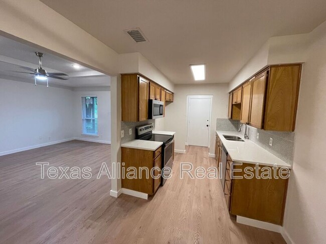 Foto del edificio - 1153 Landsdale Ln