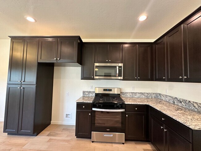 Foto del edificio - Newly built SE Visalia home available now ...