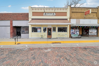 Building Photo - 608 Main St