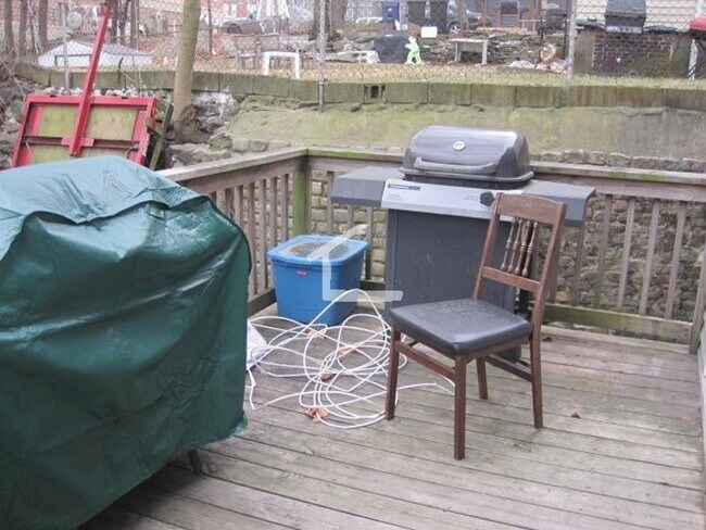 Photo - Nice 4 bed in Allston Apartment