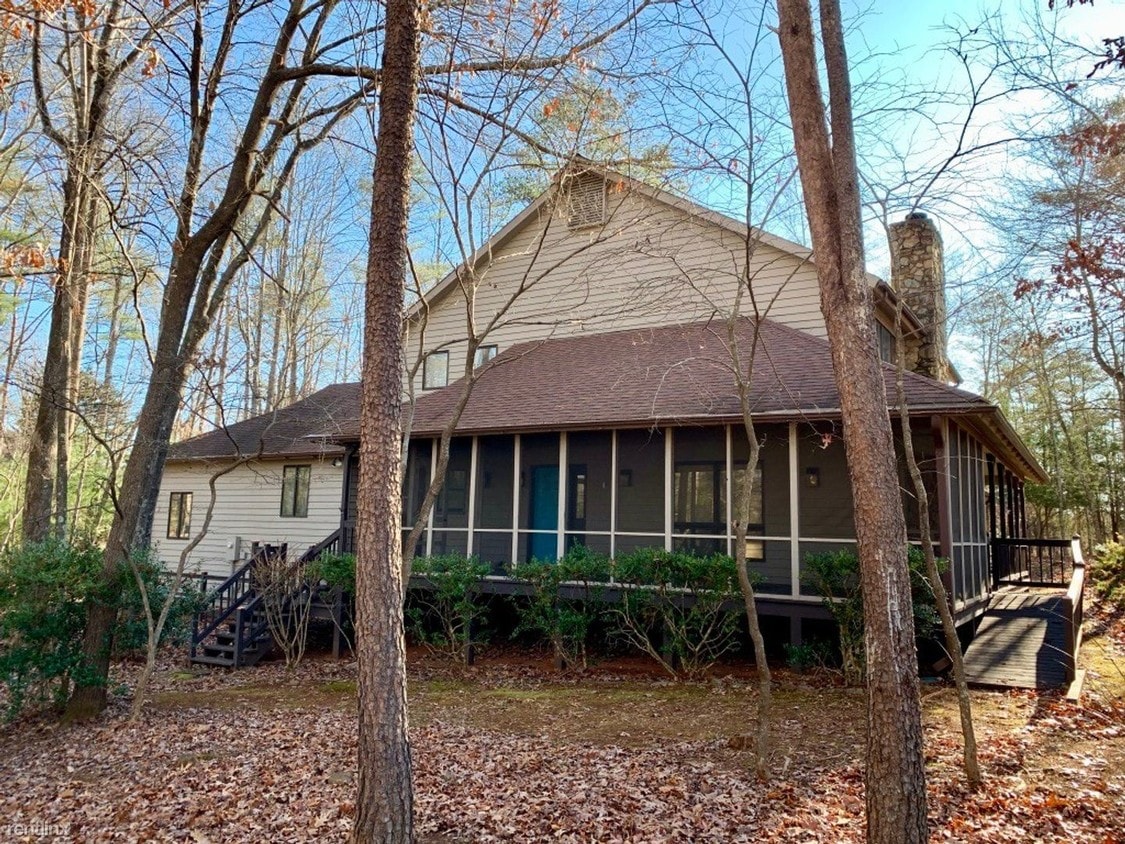 2 br, 2.5 bath House 20 Hidden Creek Road House for Rent in