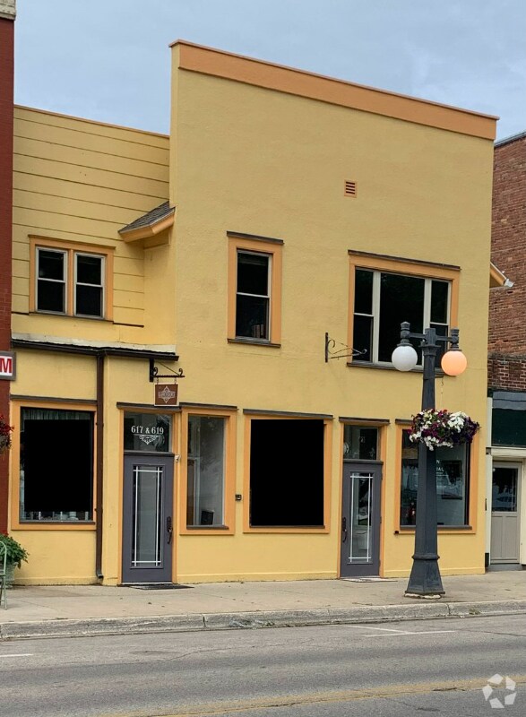 Apartments For Rent in WI with Hardwood Floors 5 Rentals