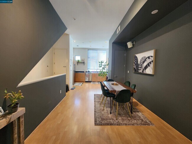 Building Photo - 45 Iron Horse Ln