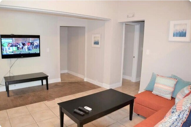 Foto del edificio - 4411 E Tradewinds Ave