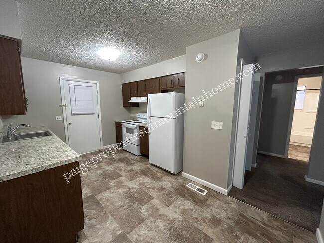 Foto del edificio - 705 Winchester St