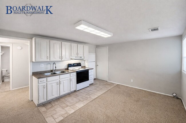 Foto del edificio - 1955-1957 S Foothill Dr