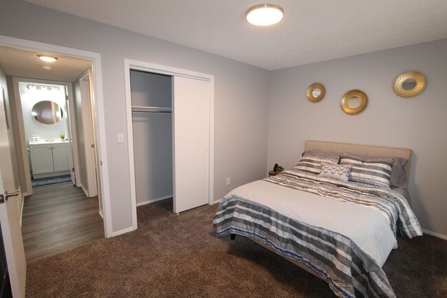 Interior Photo - The Warwick