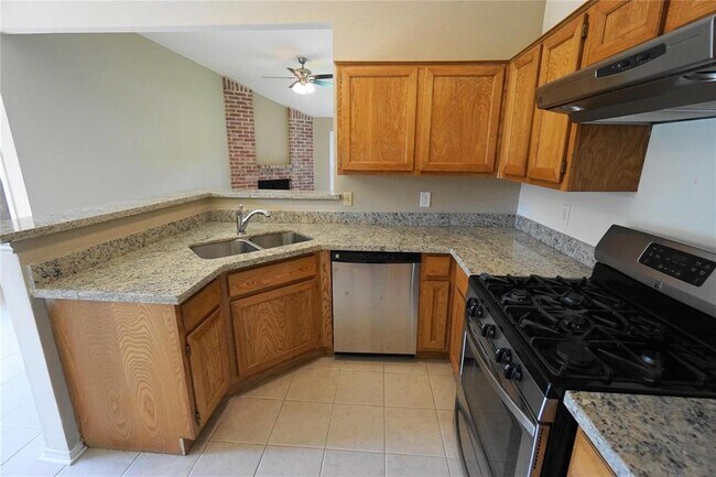 Building Photo - 9234 Autumnsong Dr