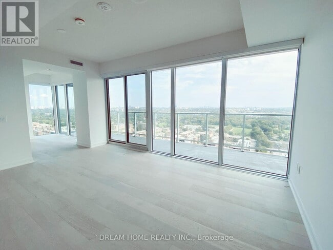 Photo du bâtiment - 50-2250 O'Neill Rd
