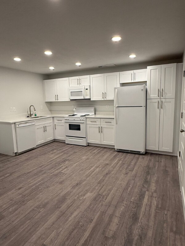 Building Photo - 3862 Hardman Way