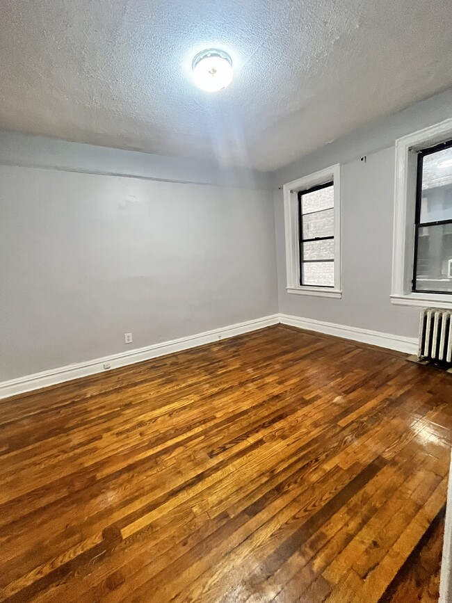 122 Corbin 101 - 112 Corbin Ave