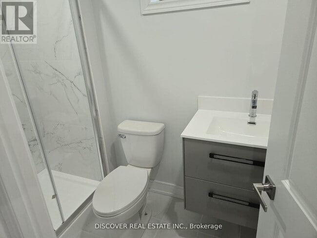 Building Photo - 186 Floradale Dr