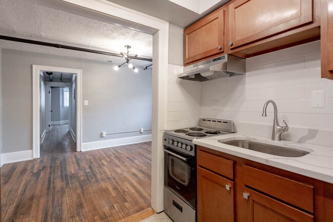 Building Photo - 1533 Ash St