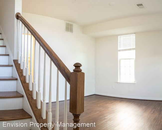 Building Photo - 2 br, 2.5 bath House - 3612 Fort Lincoln Dr`