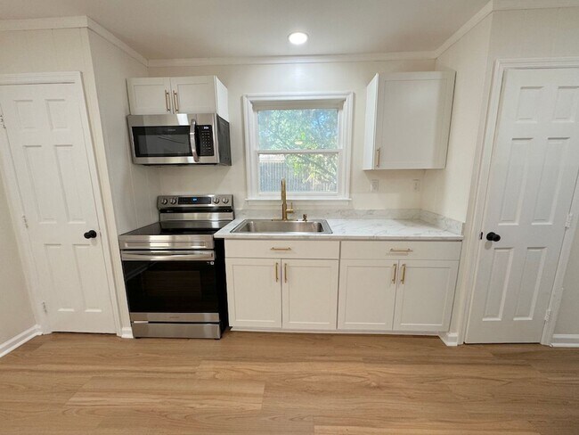 Building Photo - 5217 Habersham St