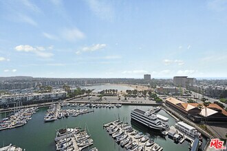 Building Photo - 4267 Marina City Dr