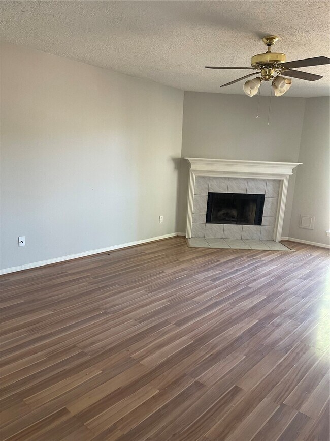 Building Photo - 3607 Nutwood Ln