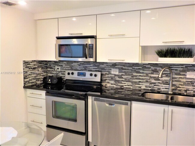 Foto del edificio - 20225 NE 34th Ct