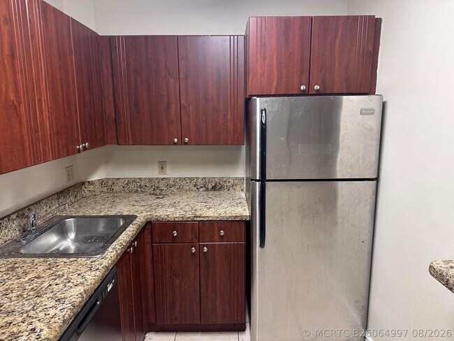 Foto del edificio - 10773 Cleary Blvd