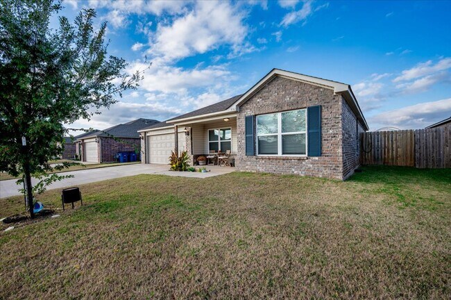 Building Photo - Beautiful 4 Bedroom Home in Newcastle!!