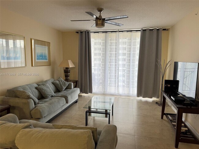 Foto del edificio - 2080 S Ocean Dr