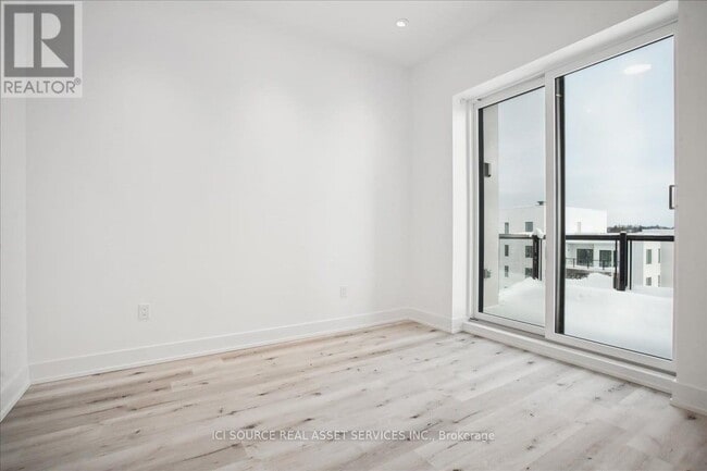 Photo du bâtiment - PH2 - 19B WEST STREET N